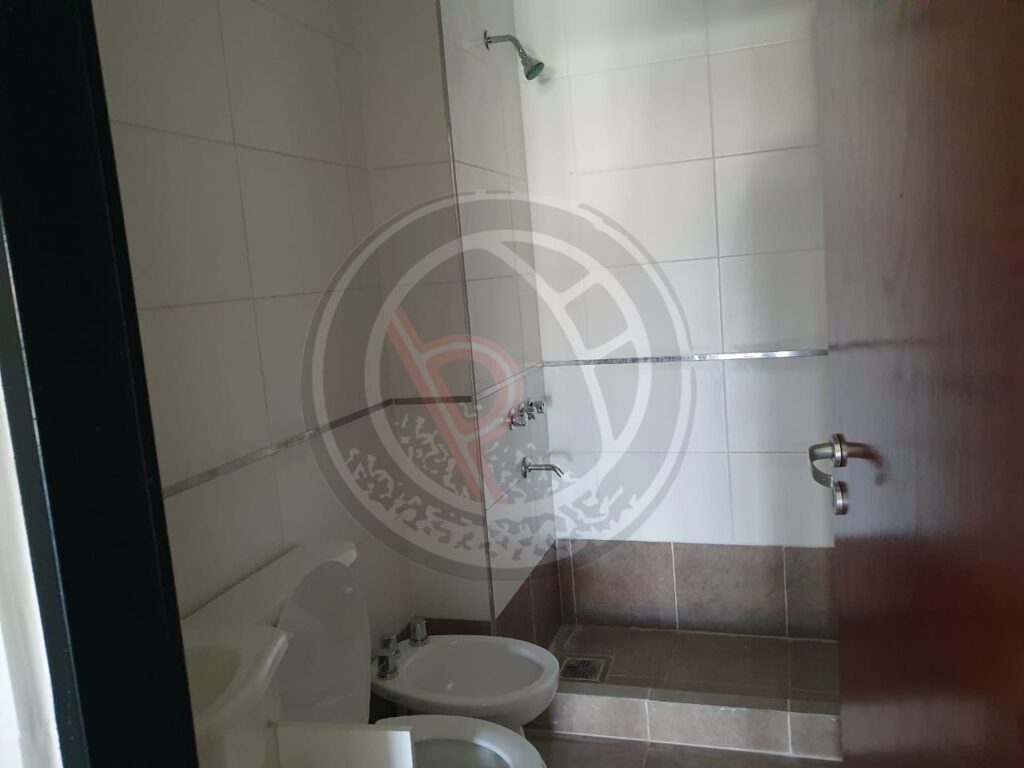 Depto. 1 dorm. c/balcón. ¡Al frente! Zona Pza. S. Peña